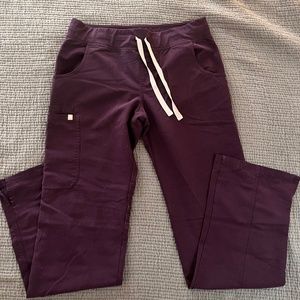 Small/tall FIGS Kade scrub pants